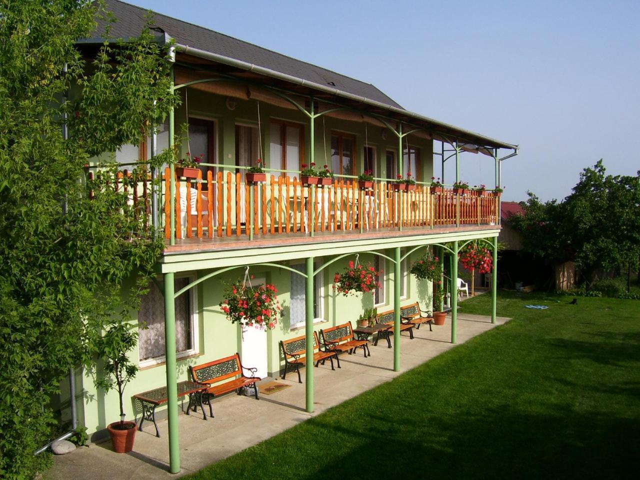 Afrodita Hotel Sturovo Exterior photo